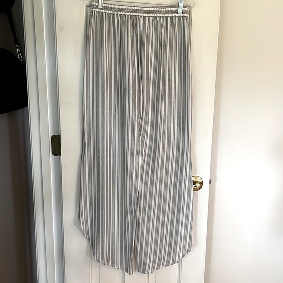 Samantha Dru grey & white striped tulip pants - Picture 3 of 5